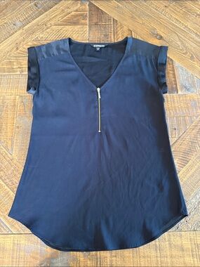Express Black Short-Sleeve V-Neck Top with Gold Zip